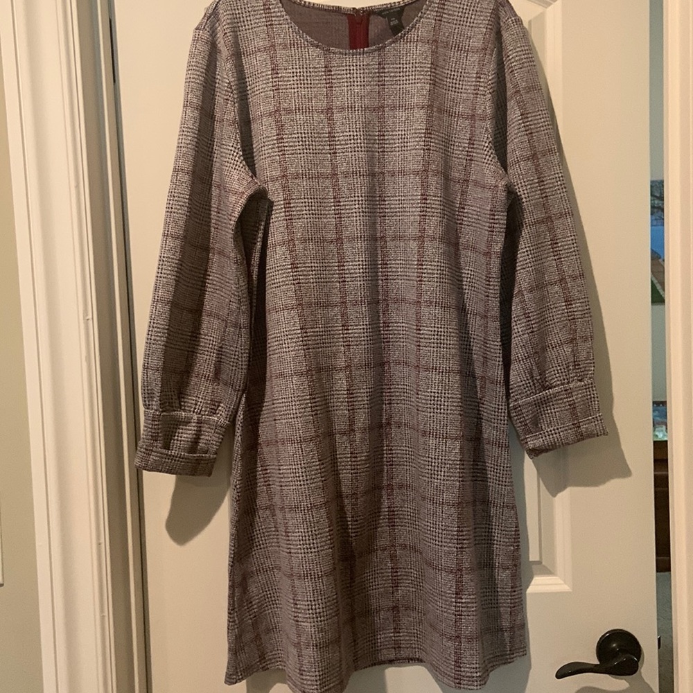 Ann Taylor red & black long sleeve dress. Women’s XXL